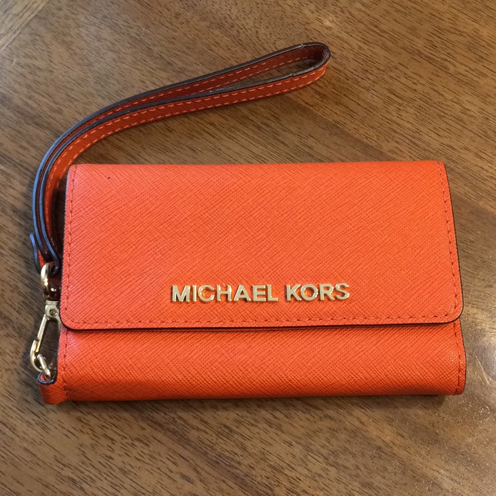Michael Kors iPhone Case Wristlet